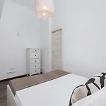 3 Bedroom - Rynek Podgorski 15 アパート クラクフ