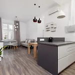 Appartamento 3 Bedroom - Rynek Podgorski 15 *
